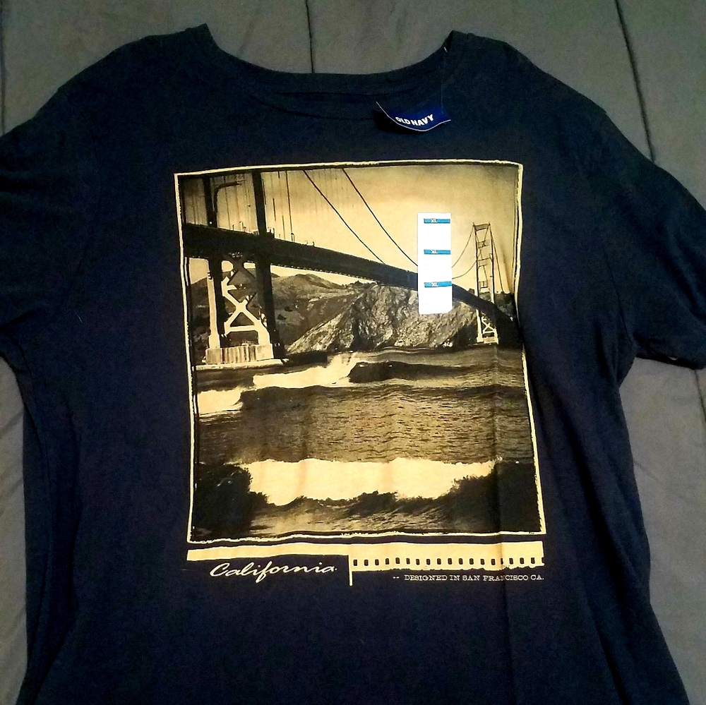 OLD NAVY San Francisco t-shirt XL (NEW WITH TAGS)